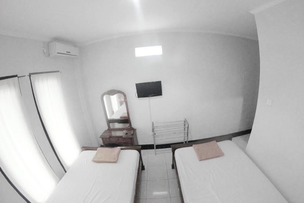 Hotel Warta Dua Denpasar  Exterior photo